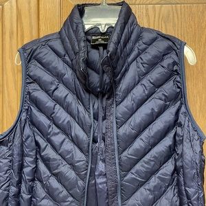32•Heat Light Dark Blue Vest